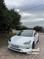  1 Tesla model 3 standard plus 2019