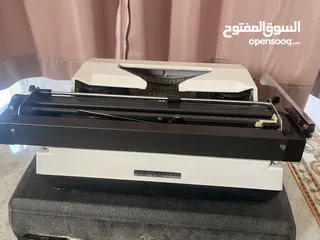  3 الة كتابة باللغة العربية (old typewriter)