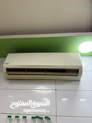  8 اعلان بيع عده محل عصائر