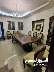  2 طاوله طعام عشر كراسي وكبت كبير قابل للتفاوض