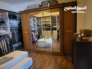  4 شقة مميزة للبيع في عمان - الرونق- طابق ثالث مع روف