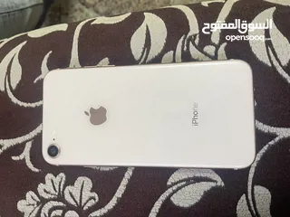  6 جهاز  ايفون 8 للبيع 80 قابل للتفاوض بطاريه 90 مش مفتوح ولا مغير  فيه اشي