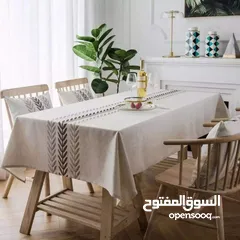  4 شراشف لطاولات السفرة بخامة ونقشات مميزة