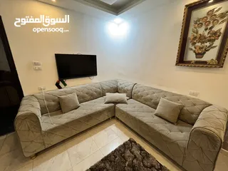  1 كورنر للبيع لون بيج