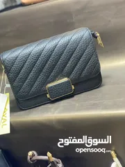  8 شنط راااقيه حاجه روووعه ويوجد توصيل