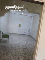  10 عمارة مكونه من طابقين وساحه خارجيه للبيع
