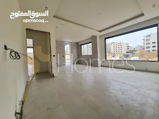  4 شقة طابق اول للبيع في حي الصحابة بمساحة بناء 190م