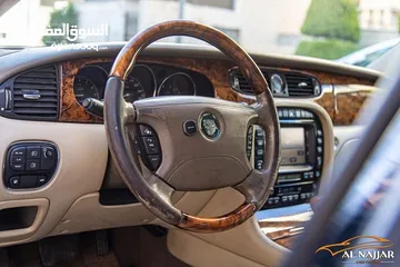  9 Jaguar Xj8 2005  السيارة مميزة جدا