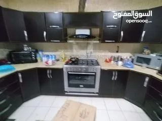  1 خزانة مطبخ للبيع – حالة ممتازة!