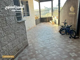  13 شقة شبه أرضية مع ساحة خارجية واطلالة للبيع في الارسال