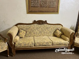 11 طقم كنب ضيافة تفصيل خشب ممتاز – بحالة ممتازة