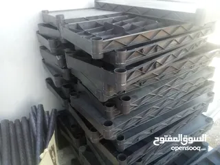  4 رفوف بلاستيكية، باب ألمنيوم، 2/ 4متر.