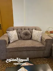  3 طقم كنب ضيوف مستعمل بحاله الجديد مكون من 7 مقاعد