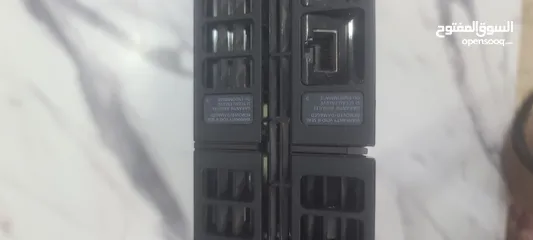  2 بلايستيشن فور فات جديده مو مفتوحه ولا مرا ومعها سيدين و ايدين ولا عطل صار فيها او عملتلها صيانه