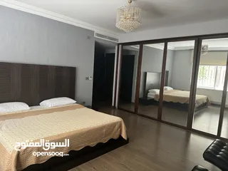  15 شقة ارضية طابقية بمساحة 399 متر2