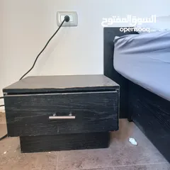  3 تخت مع كومدينا عدد 2 من ايكا مع فرشة فقط 35 دينار بسبب الرحيل