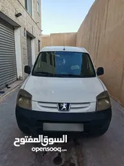  5 بيجو بارتنر 2011 شصي قصير  صيانة جديد مش ناقصها اشي كاش فقط