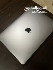  2 MacBook pro