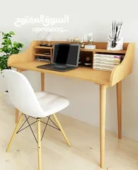  23 طولات ومكاتب خشبية