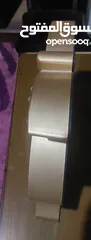  4 ساعه حائط علي شكل ابل بحال الوكاله