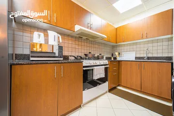  20 دبي لاند SKYCOURT  غرفة وصالة  مفروشة  سوبرلوكس مع بلكونه-إيجار شهري شامل