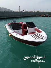  8 قارب سريع للبيع حموله 10 أشخاص برخصة محرك ياماها حصان 150