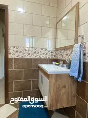  11 شقة مميزة بإطلالة رائعة سوبر ديلوكس على الشارع الرئيسي. منطقة خلة قيس قريبة جدا على بيت جالا ...