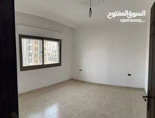  15 شقة طابق ثالث + روف في منطقة ربوة عبدون بمساحة اجمالية 325 متر