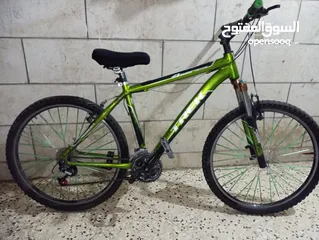  5 Trek 4300 store mountain bike