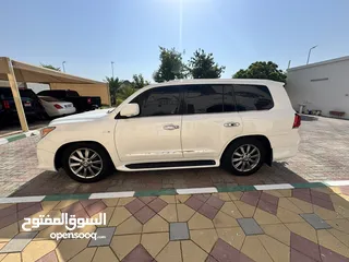  8 لكزس استيشن LX570