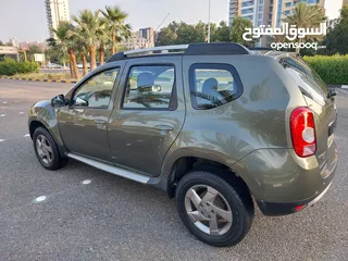  6 Renault Duster . 2013