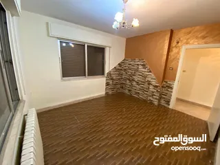  4 شقة في خلدا طابق اول مجددة خلف البنك العربي