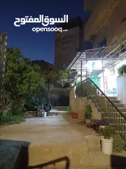  11 منزل مستقل ثلاثة طوابق  موقع مميز في ماركا الشمالية حي العبدلات
