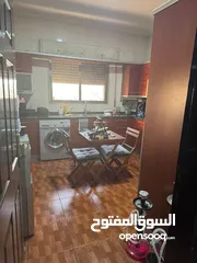  7 شقة للبيع طابق ثالث بمنطقة السابع بسعر مغري جدا