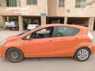  2 تويوتا بريوس سي