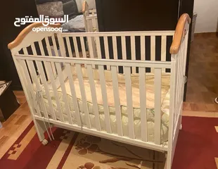  1 سرير اطفال