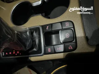  17 كيا سبورتاج فل الفل Gt مختم 2000ديزل 4*4 غرفة بني بنوراما سعرر حررررق