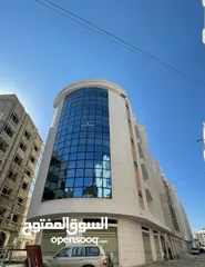  8 العمارة للبيع تشطيب لوكس في صنعاء بيت بوس على3شوارع