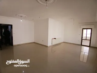  3 شقة فارغة للايجار في مرج الحمام 200 متر
