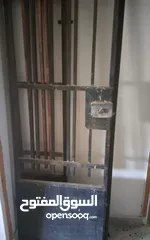  2 أبواب PVC وحديد للبيع