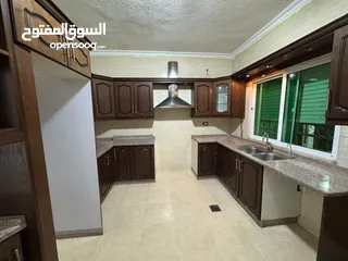  23 شقة أرضية سوبر ديلوكس مع ترس وكراج خاص منطقة جميله وقريبة من الأسواق والخدمات 3 مداخل
