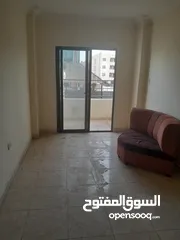  1 شقه فارغه للايجار.