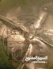  2 طبق فرعوني مصري برونزي ، أنتيك ،محفور عليه نفرتيتي ،و خريطة قديييمة جدآ