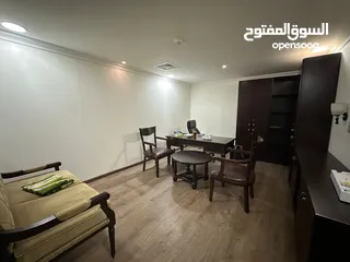  10 مكتب بمساحة 235 متر مربع للبيع في الصويفيه ( Property 42798 )-174998407