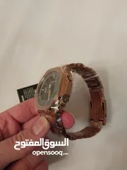  11 CASIO G-SHOCK -  GM-B2100GD-5A
