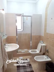  17 فيلا مستقلة للإيجار مفروشة بالكامل مكونه من 5 نوم