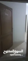  2 شقه فارغه 150م على 220 دوار العيادات