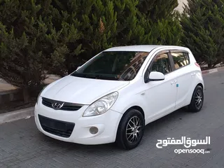  4 هيونداي i20 سنة 2011 اوتوماتيك ماتور 1.4