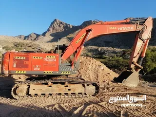  6 Hitachi 240 with NPK breaker