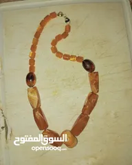  12 عقود انتيكا